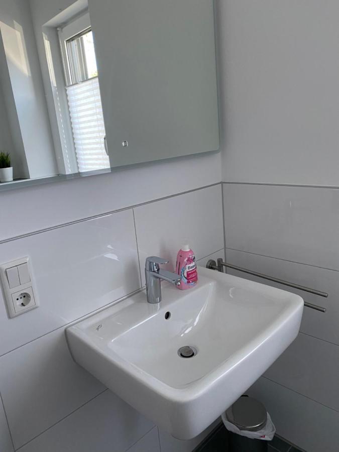 Messezimmer Nahe Der Duesseldorfer Messe Mit Eigenem Eingang Und Gratis Minibar Exteriér fotografie